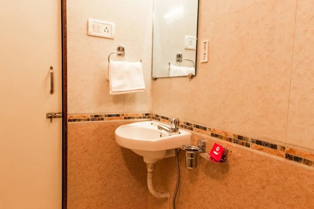Hotel Lake View Residency