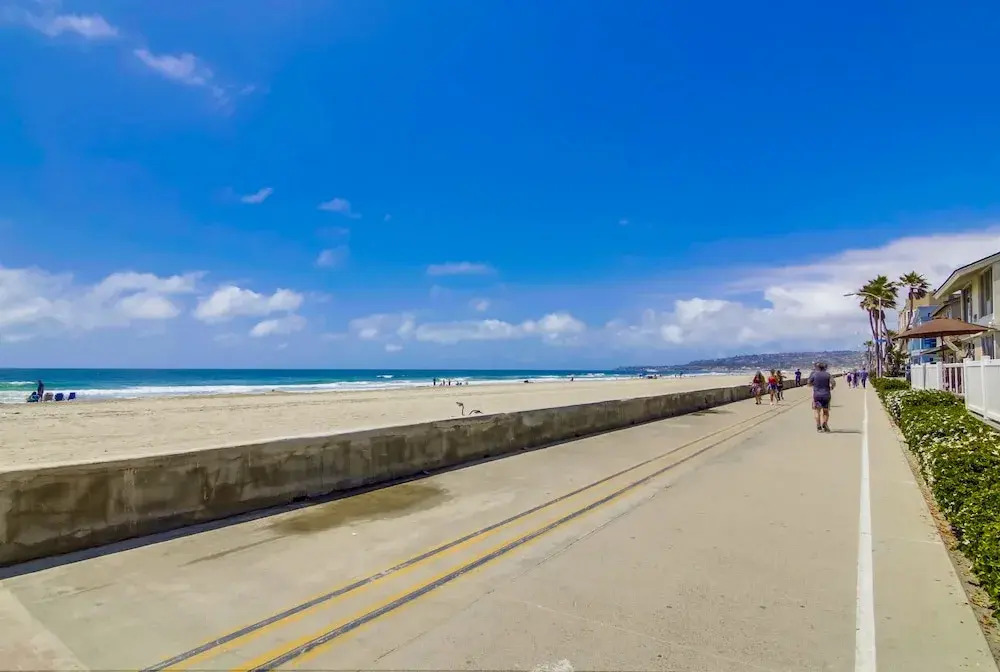 Ocean Front Breakers D