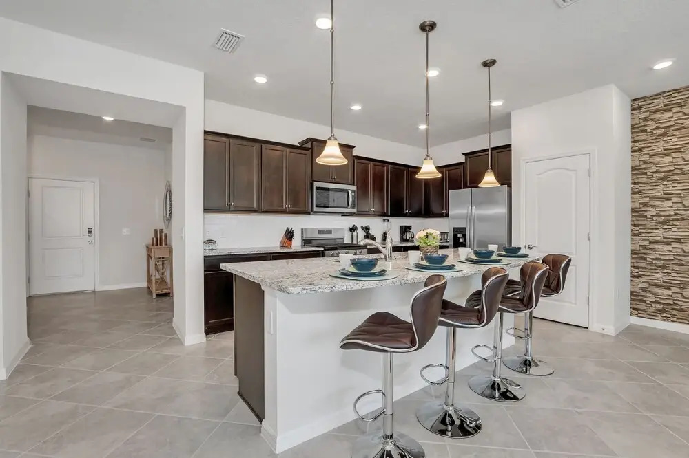 7439 Oakmoss Loop