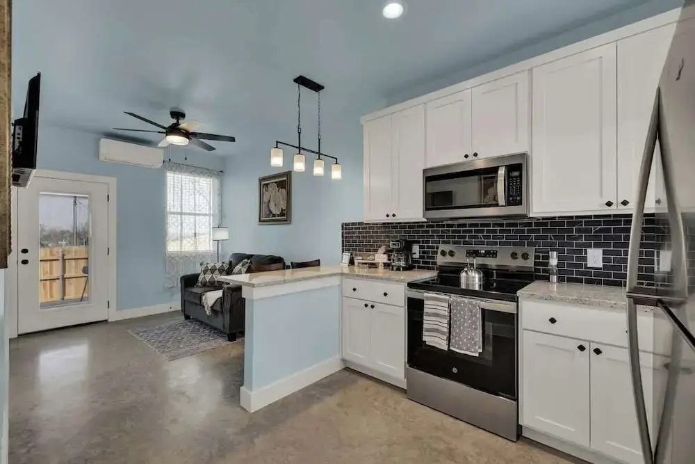 Modern Casita With Hot Tub Six Minutes From Main Street