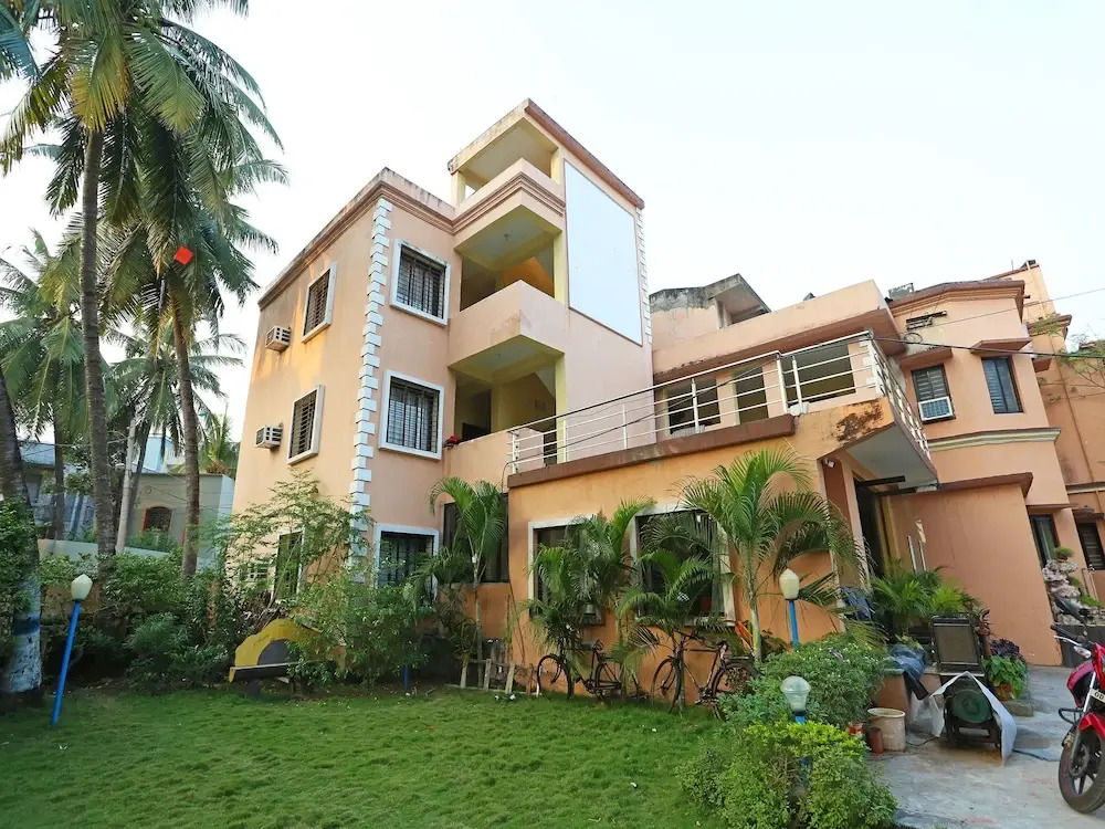 OYO 1949 Hotel Surya Garden