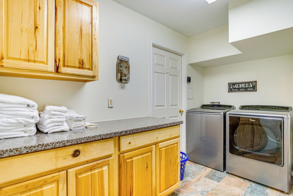 1 Mi to Ski Lift: Mtn-view Breck Home w/ Hot Tub!