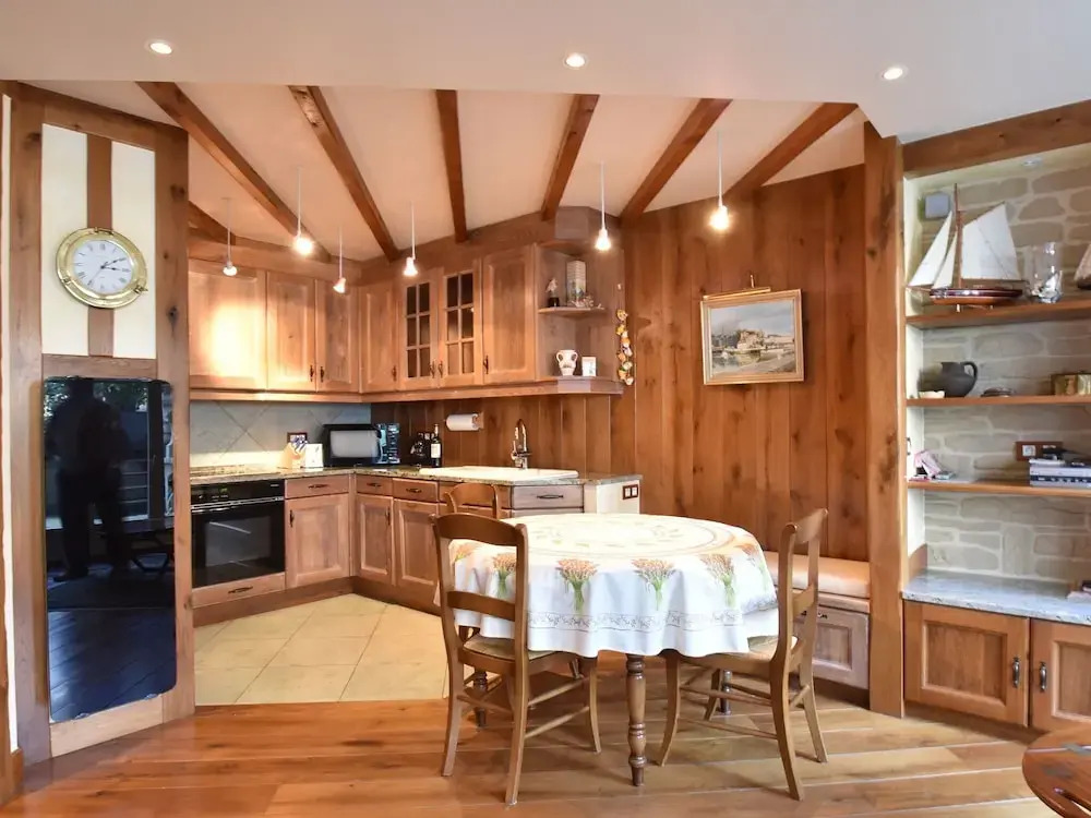 Cozy Apartment in Honfleur with a Private Garden