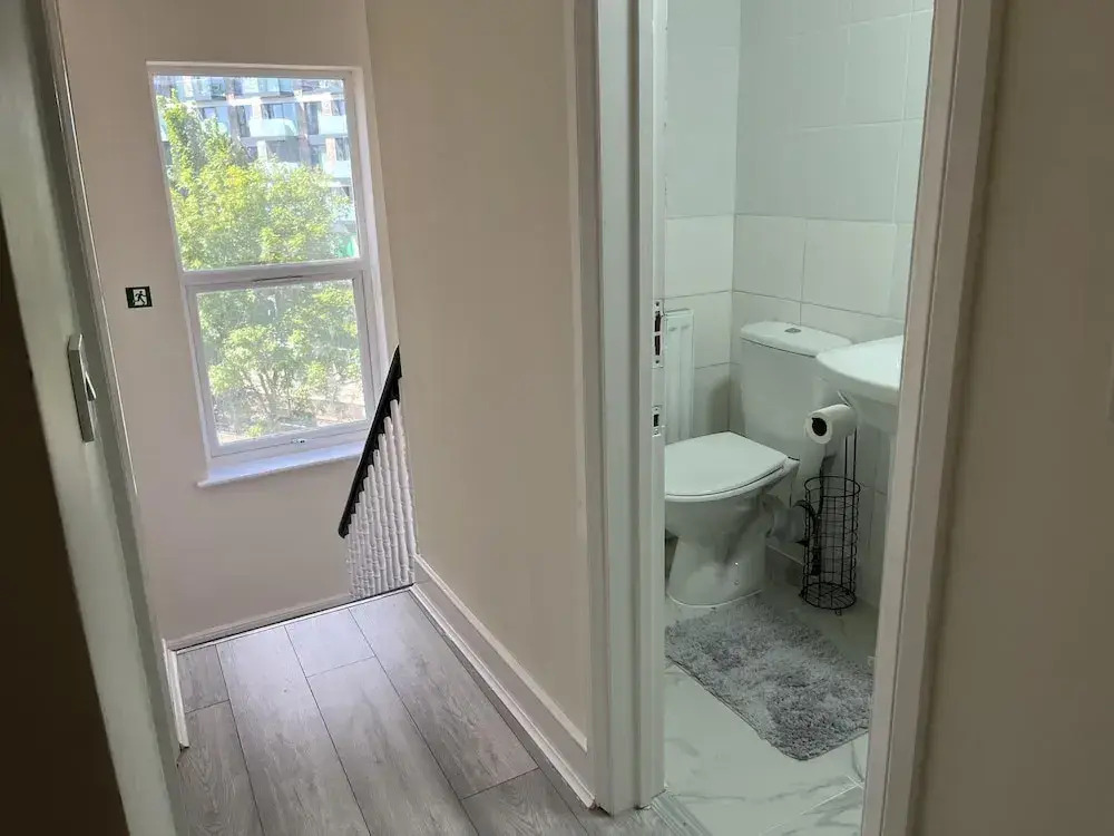 New Spacious 4 Bed Apartment in Kew Bridge