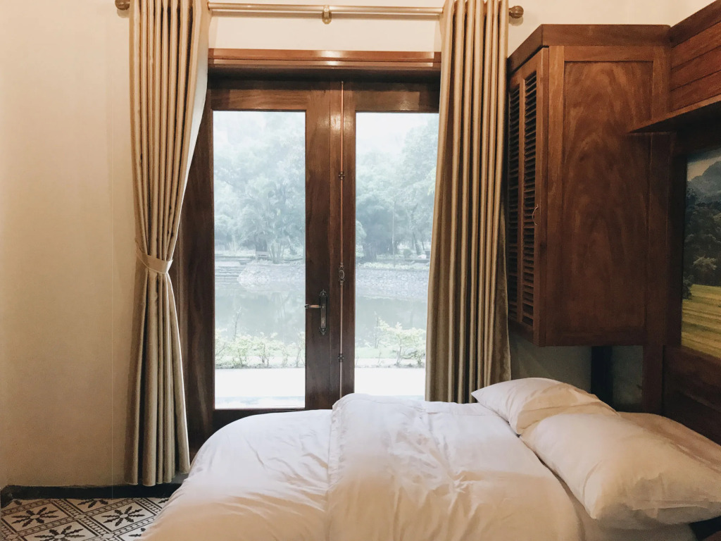 Mua Caves Ecolodge