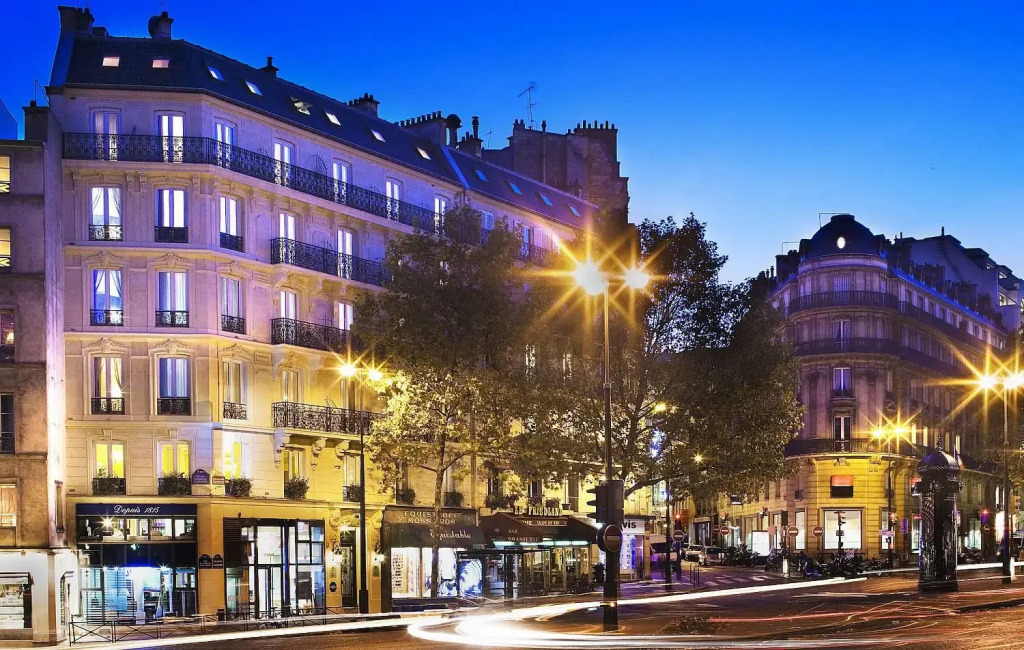 Hotel Plaza Elysées