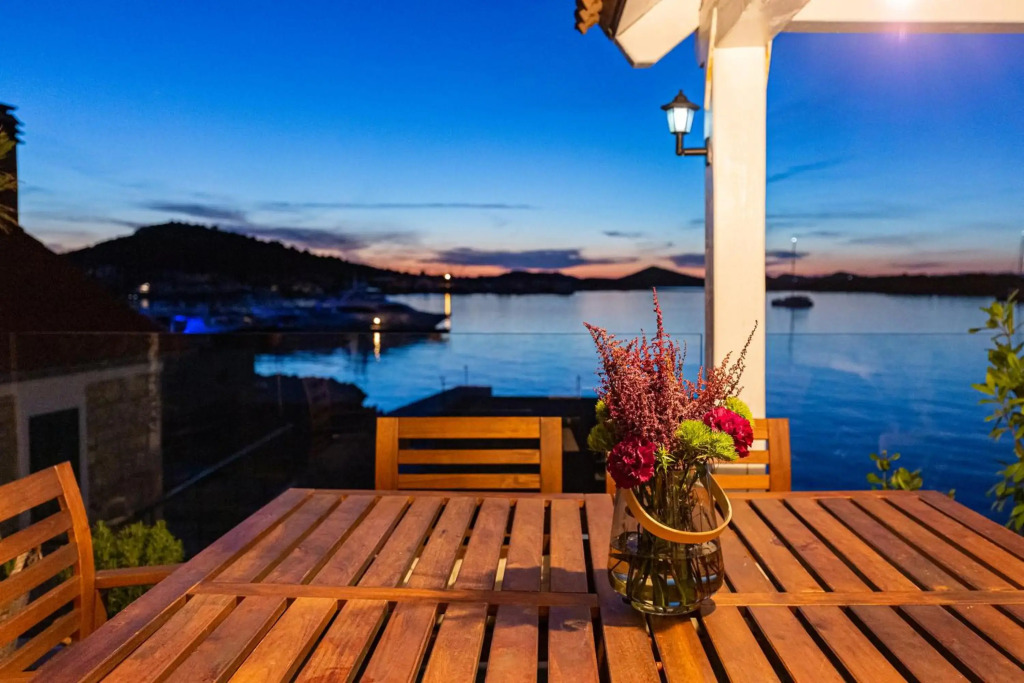 Luxury LeNi Guest House