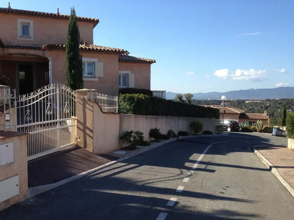 Villa With 3 Bedrooms in Fréjus, With Wonderful Mountain View, Private