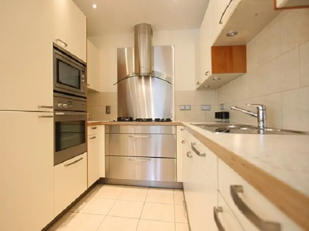 Jeanneau - Prestigious Dolphin Quays apartment on Poole Quay