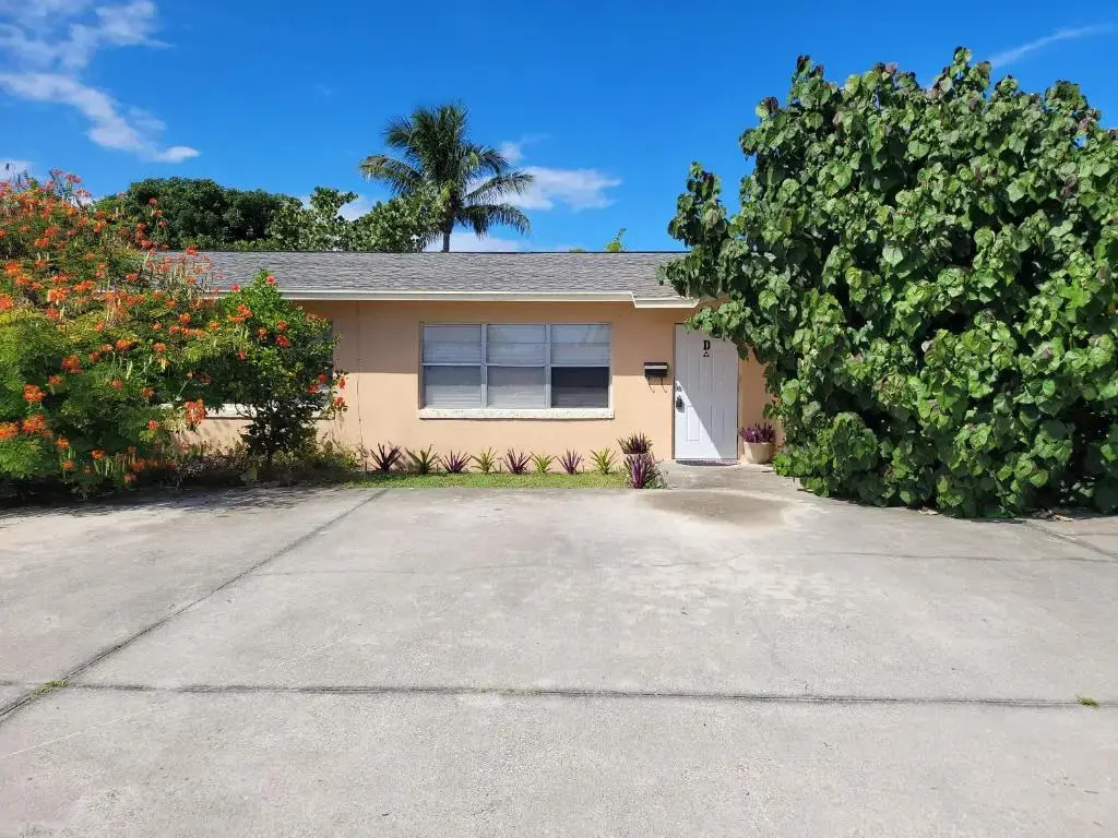#2 Walking Distance From The Beach