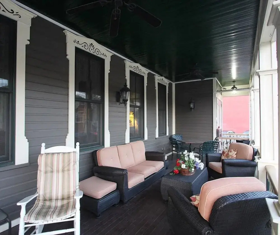 Homestead House B&B