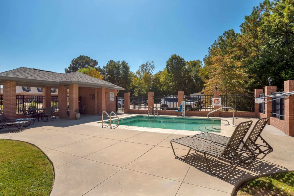 Best Western Plus Two Rivers Hotel & Suites