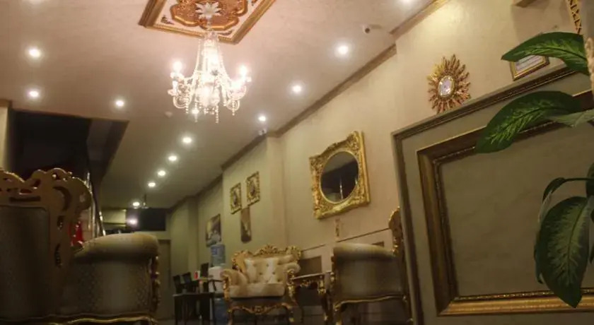 Divan Palace