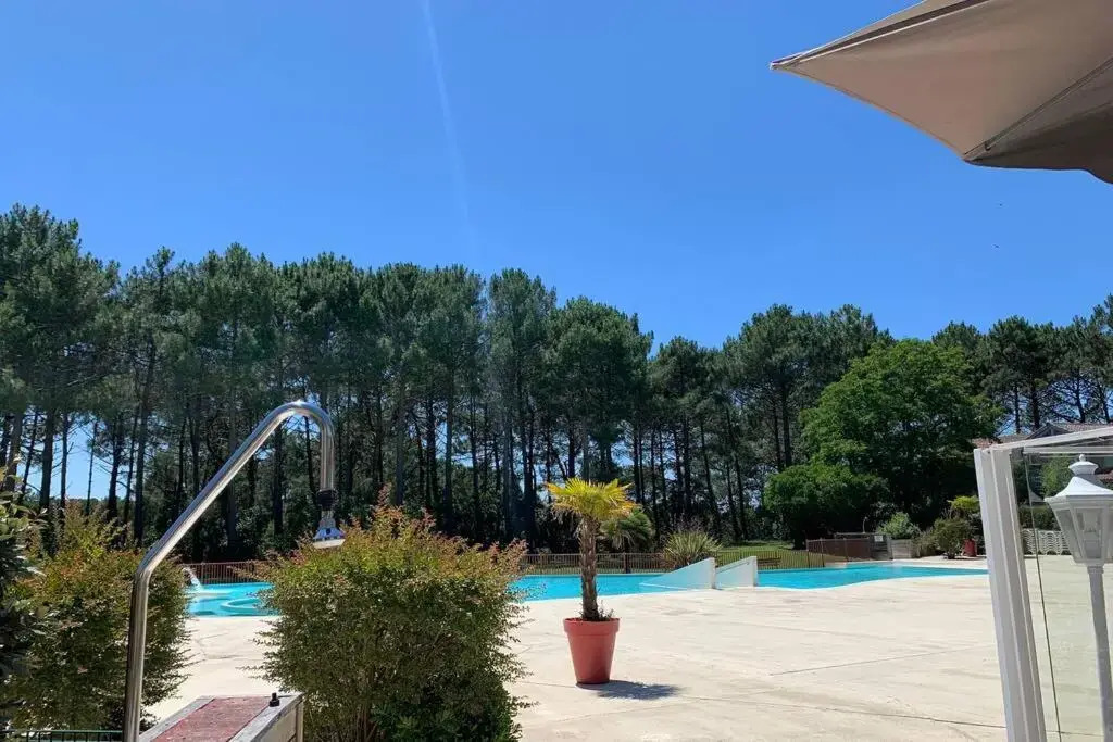 Appartement T2 1Chambre 4-5 personnes - Lacanau - piscine - Vue sur le golf