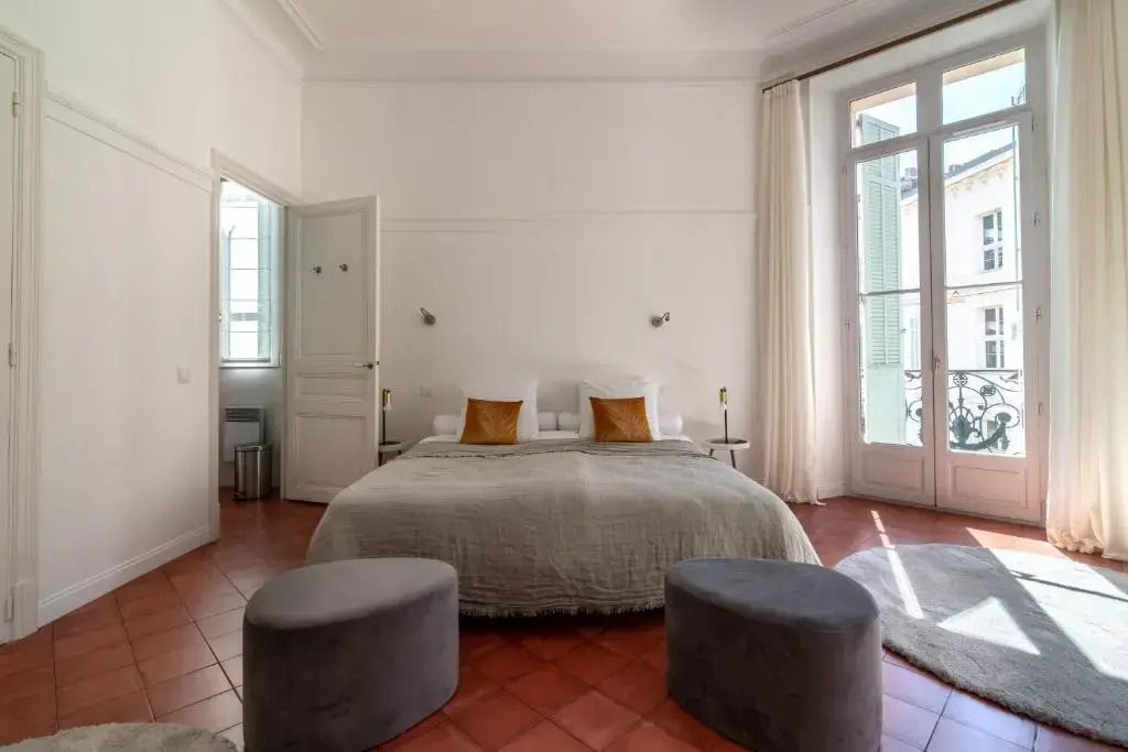 La Guitare 22 - Spacious 1 Br Apartment in the Center of Cannes, Right Behind Grand Hotel