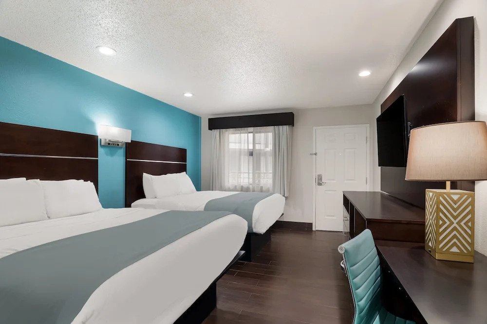 Spanish Trail Inn Hotel