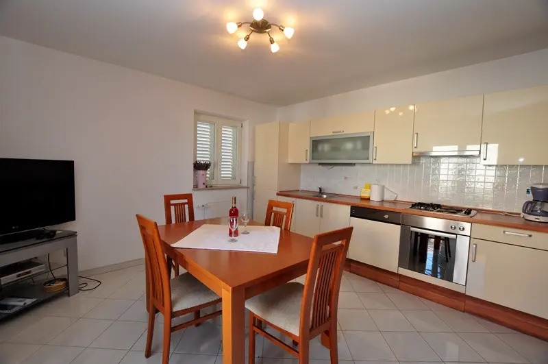 Apartment Pava - beautiful terrace & parking: A1 Postira, Island Brac