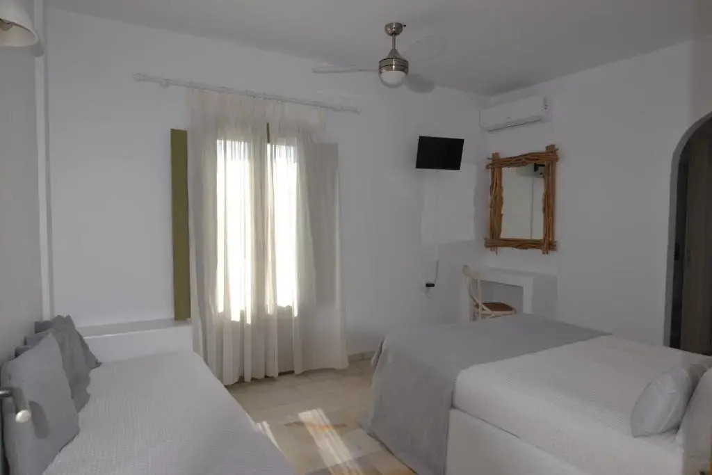 Artemis Hotel