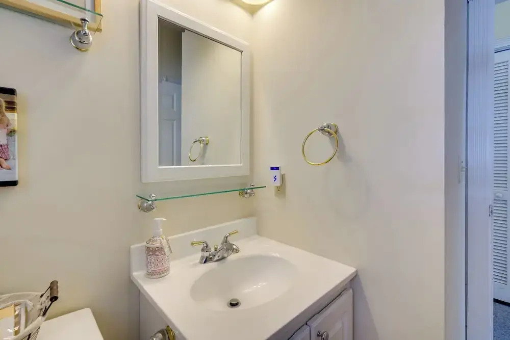 Sunny Ocean City Retreat ~ Qtr-mi to Beach!