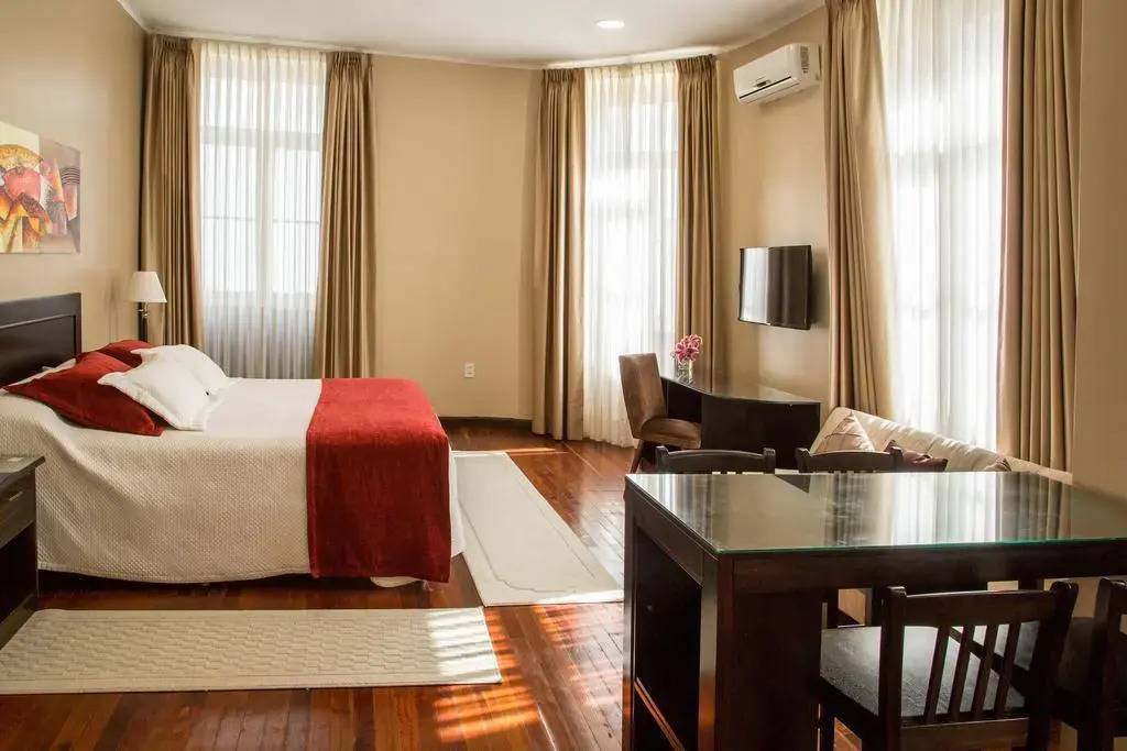 Hotel Victoria Plaza
