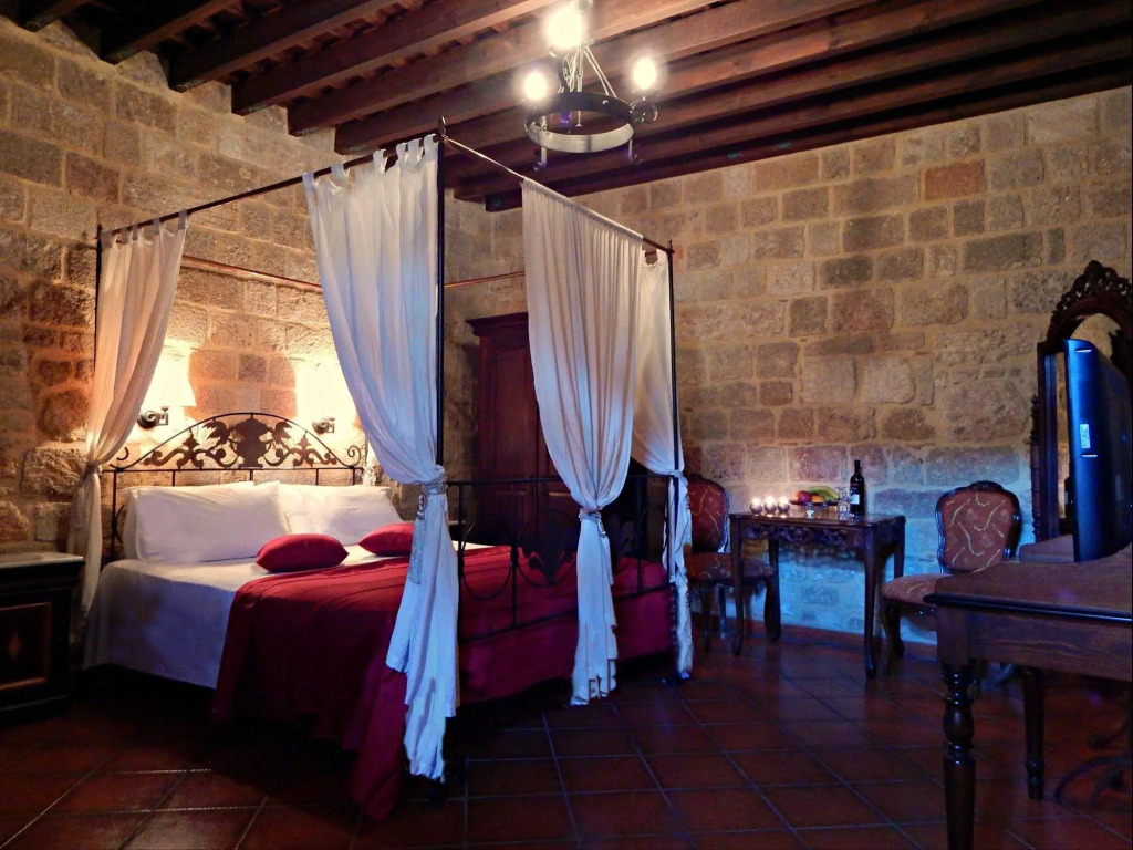 S.Nikolis Historic Boutique Hotel