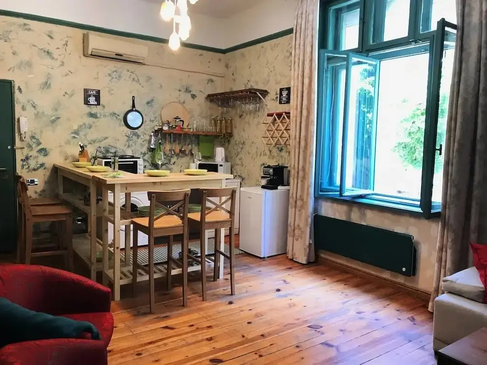 Quintessentially - Uniquely Designed & Central