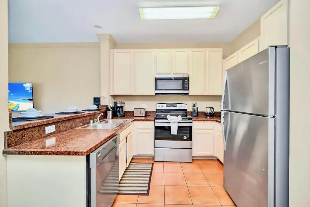 Condo w Pool, Games Room - Pet Friendly