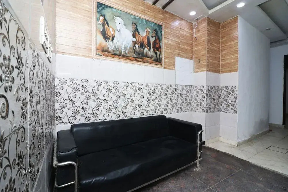 OYO 28331 Hotel Keshav-a Unit Of Ghaziabad Inn