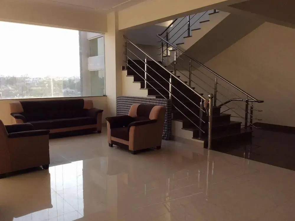 Fabhotel Shiv Palace