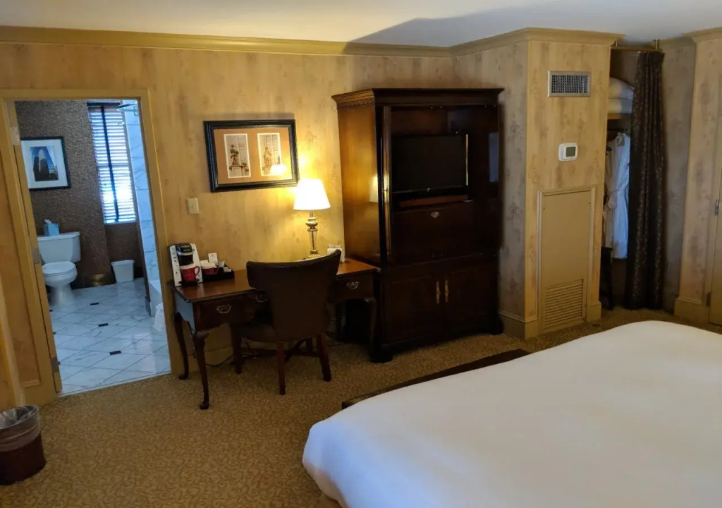 Dunhill Hotel