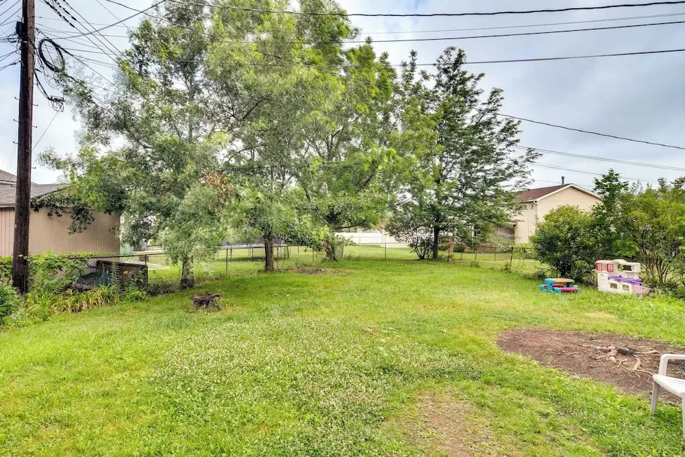 Depew Vacation Rental ~ 10 Mi to Buffalo!