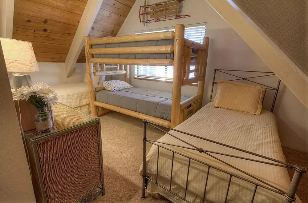 Cozy Mountain Hideaway home