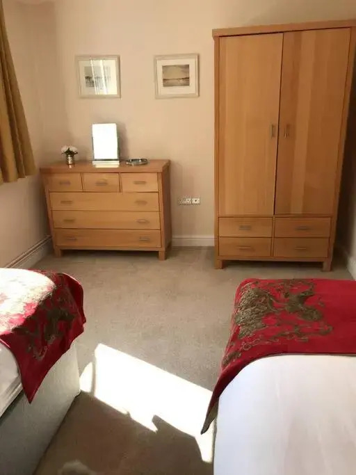 Lovely two bedroom bungalow with hot tub