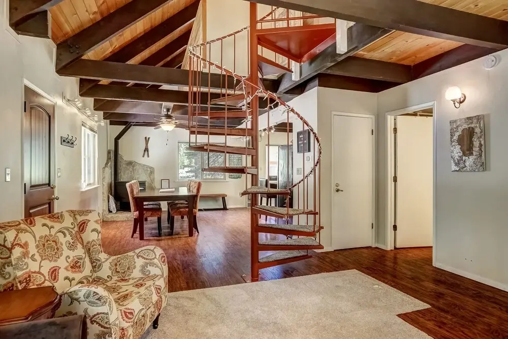 Stout House Cabin - Your Kids Favorite Backyard!