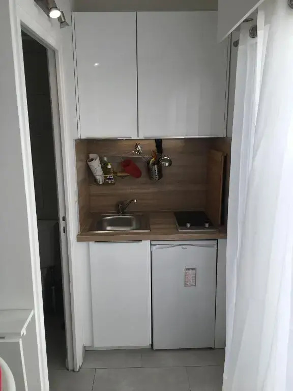 Studio carré d'or situé à 50 m de la plage