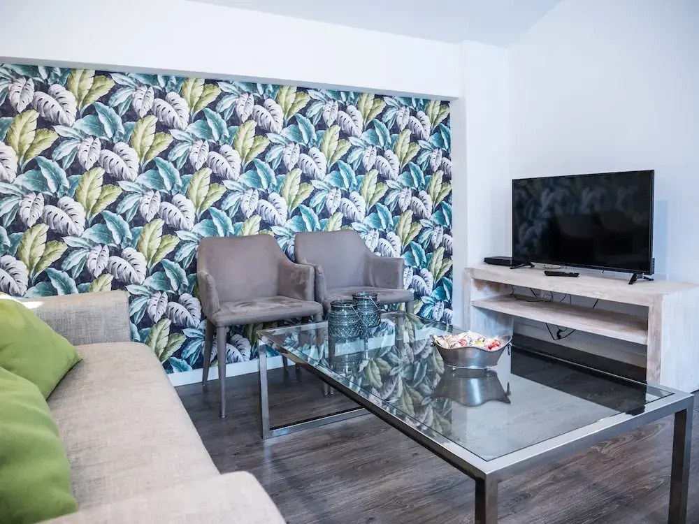 Penthouse Picasso Area