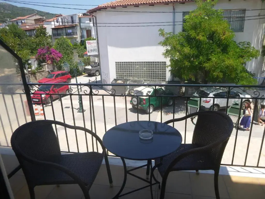 Karafelas Hotel