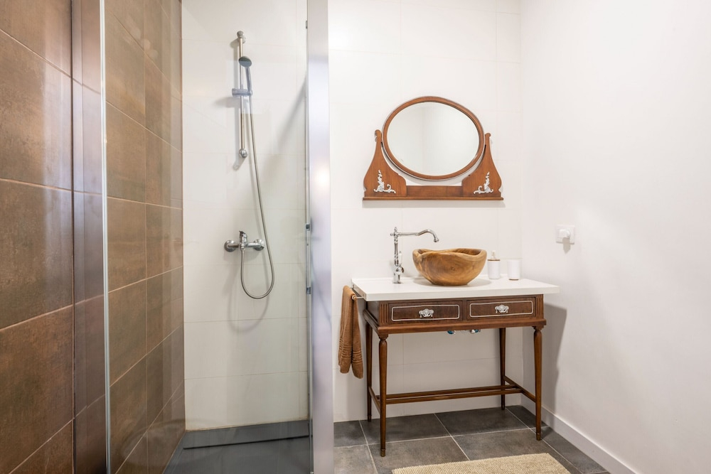 Aire: Cómodo y Luminoso Apartamento