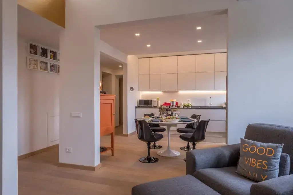 Apartment for 6 with Terrace And Parking