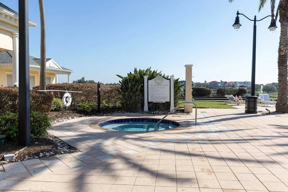Sunset Views and Serenity - Reunion Escape for 4