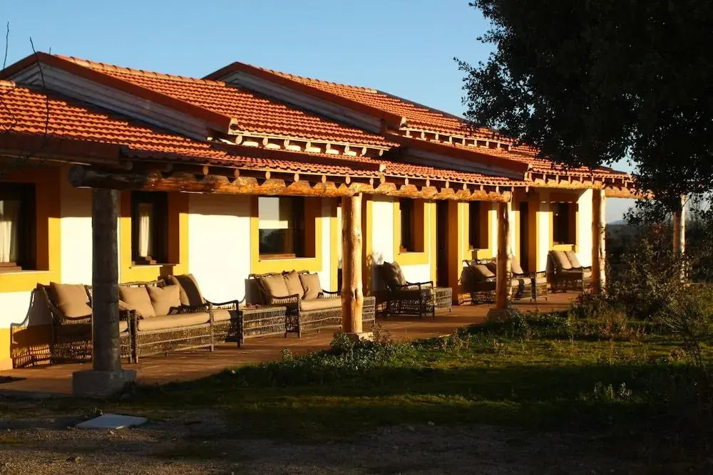 Eco-Lodge en la Reserva Privada Campanarios de Azaba - Proyecto de Conservación