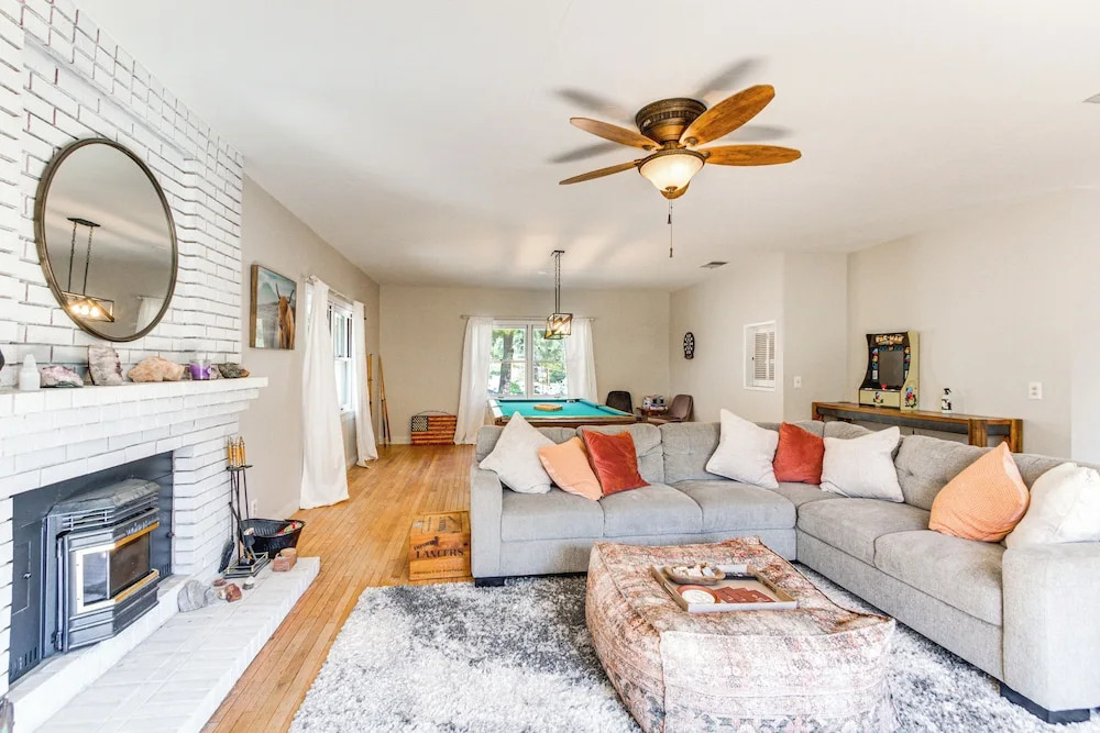 Beautiful Kernville Home w/ Game Room & Mtn Views!