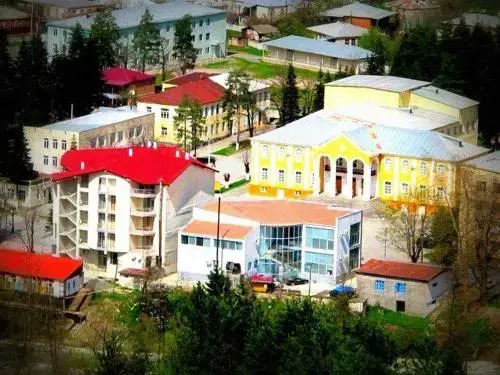 Hills Plaza