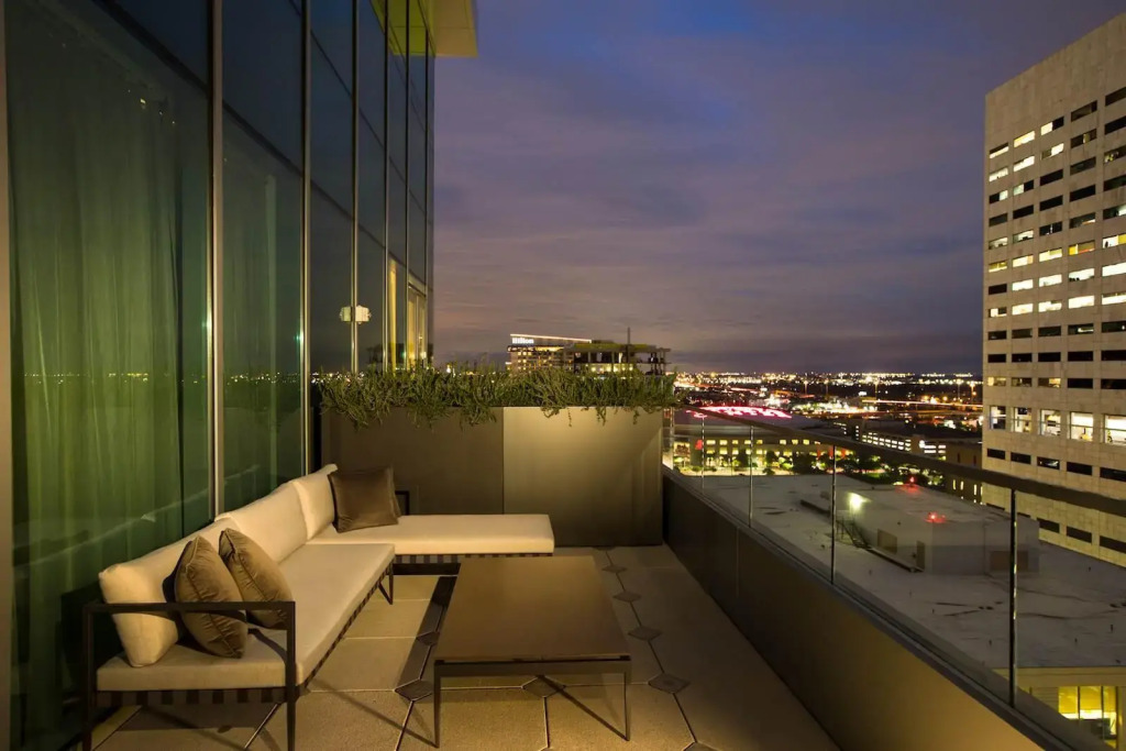 The Laura Hotel, Houston Downtown, Autograph Collection