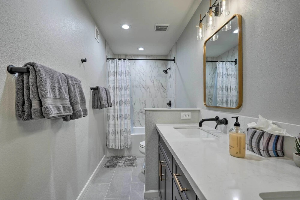 Luxe Desert Home w/ Heated Pool: 3 Mi to Kierland!