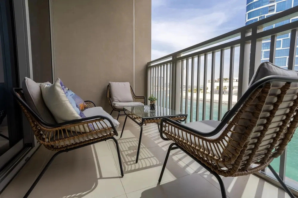Waves - Waterfront Apartment With Breathtaking Sea Views