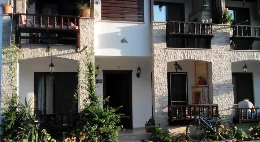 Alisa Apartment