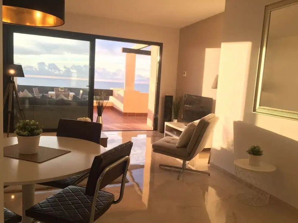 Superb SEA & Sunrise Luxurious Apartment