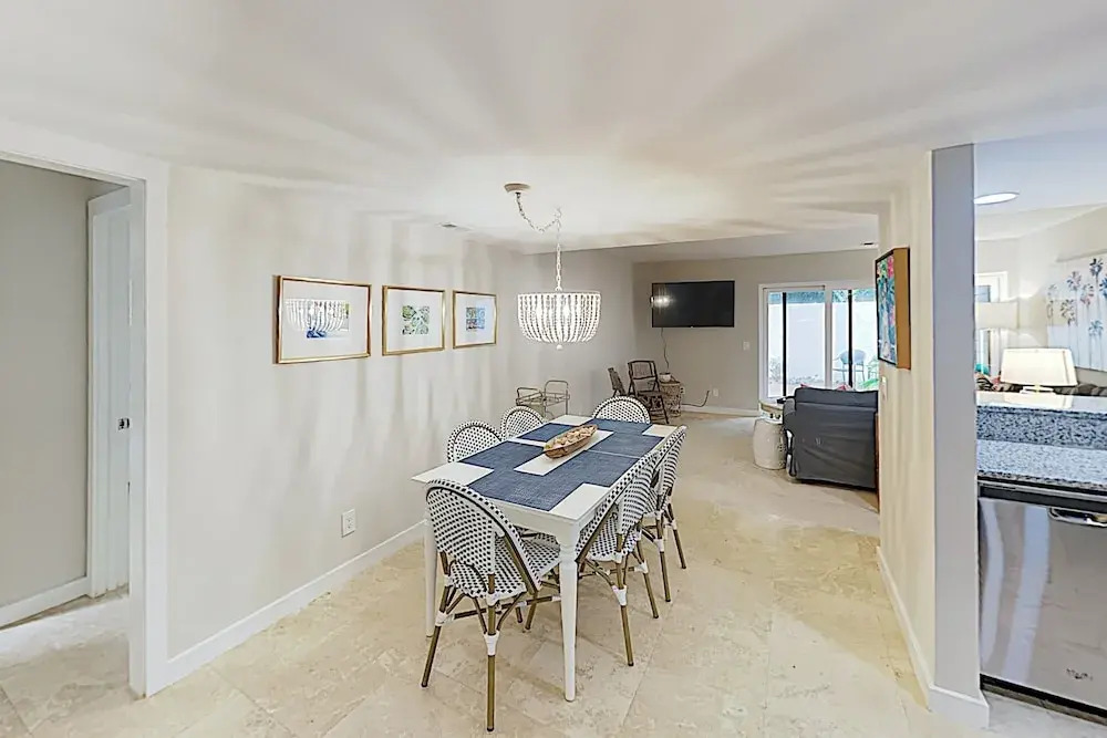 Updated Tanglewood W/ Pool - Walk To Beach! 3 Bedroom Condo