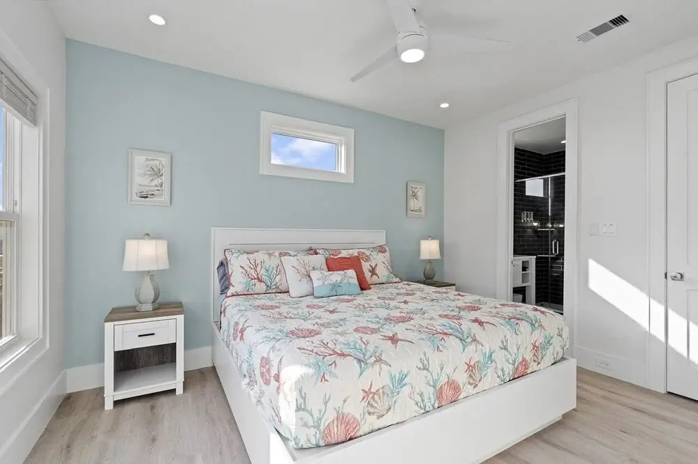 The Big Shore 4 Bedroom Home by RedAwning